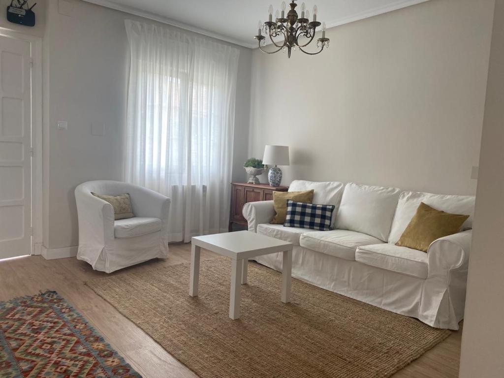 La Casita De El Montan Baja Aparthotel Avilés Exteriör bild